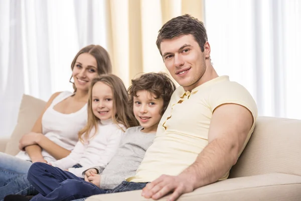 Happy family — Stock Photo, Image