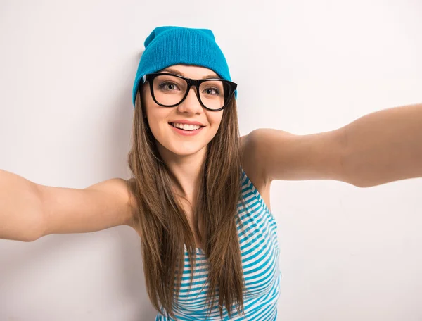 Cyril max. Валирия евгений сибиряев. Девушка в очках. Девственницы в очках. Красивые девушки в очках.