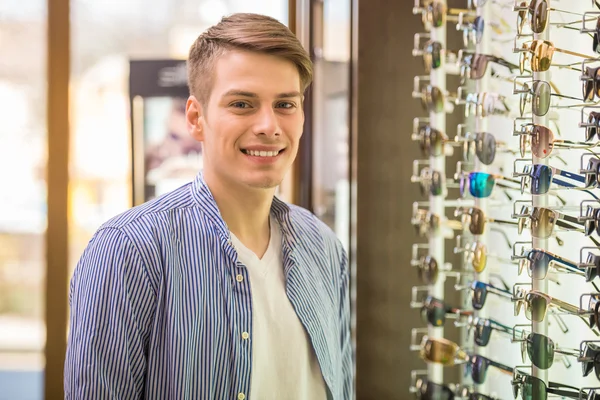 Tienda de gafas — Foto de Stock