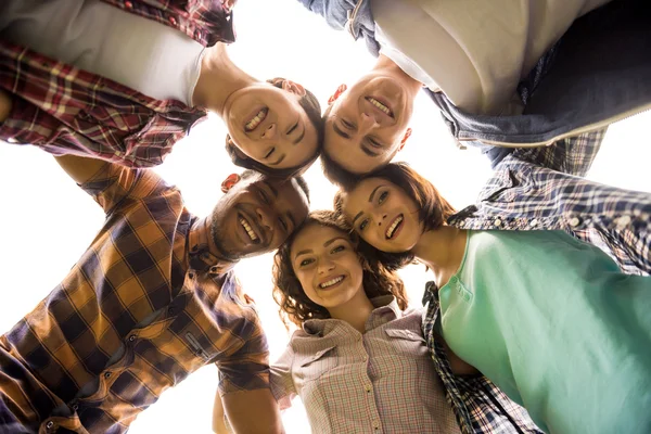 Studenten im Freien — Stockfoto