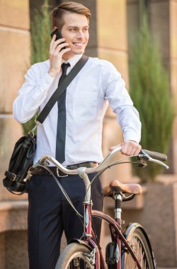 Bisiklet ile çalışan