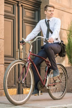 Bisiklet ile çalışan