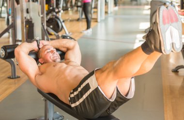 Vücut geliştirmeci vasıl jimnastik salonu