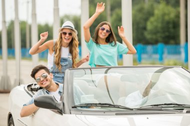 Arkadaşlar Cabriolet