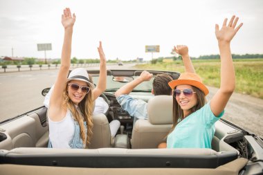 Arkadaşlar Cabriolet