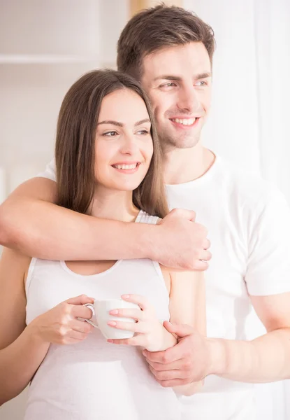 Pareja en casa — Foto de Stock