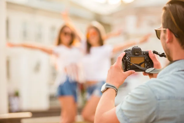 Freunde. Außenbereich. — Stockfoto