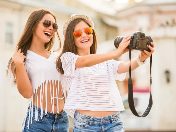 Freunde. Außenbereich. — Stockfoto