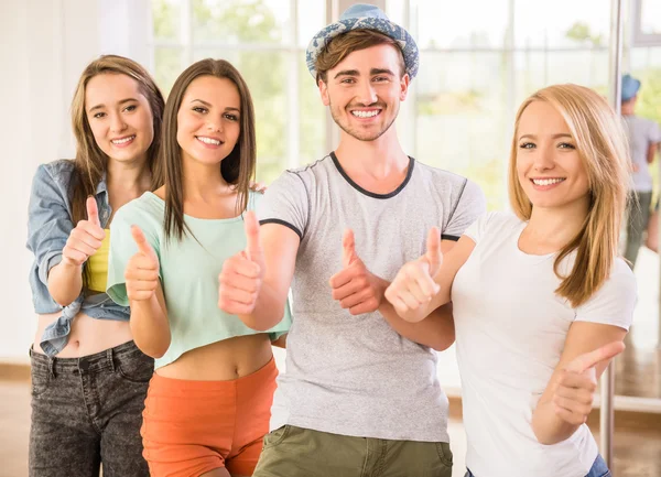 Gente bailando — Foto de Stock