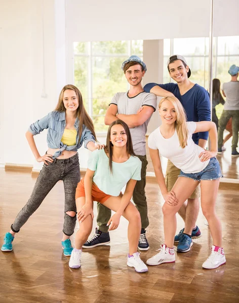 Gente bailando — Foto de Stock