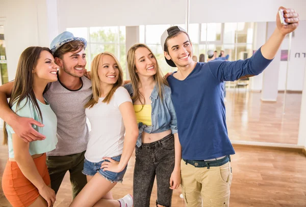 Dansende mensen — Stockfoto