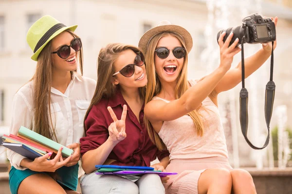 Meninas felizes — Fotografia de Stock