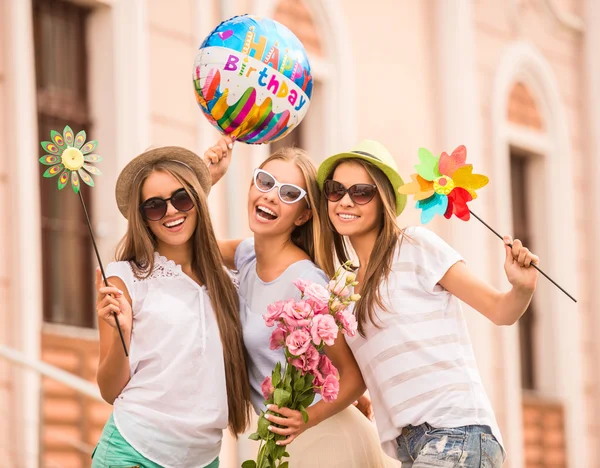 Glada tjejer — Stockfoto