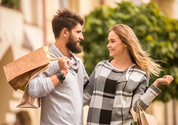 Couple en promenade — Photo