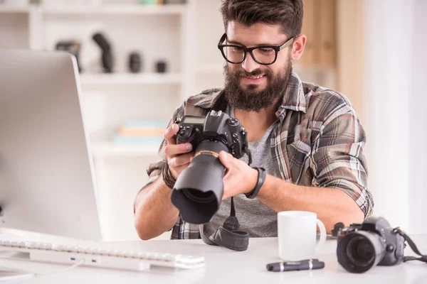 Fotografer di tempat kerja — Stok Foto