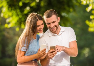 Sevgili bir çift randevuda.