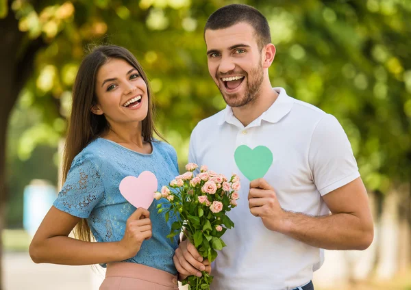 Couple aimant sur une date — Photo