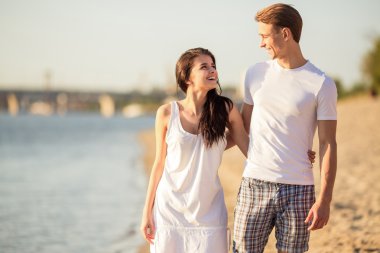 Sevgili bir çift randevuda.