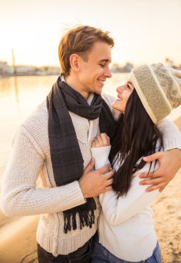 Sevgili bir çift randevuda.