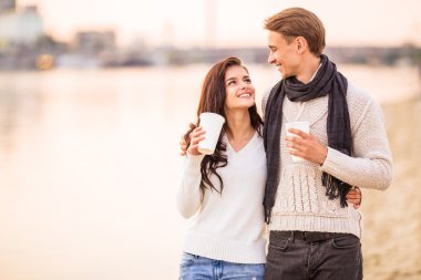 Sevgili bir çift randevuda.