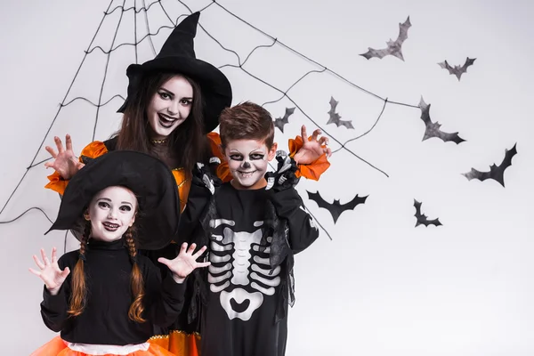 I bambini celebrano Halloween — Foto Stock