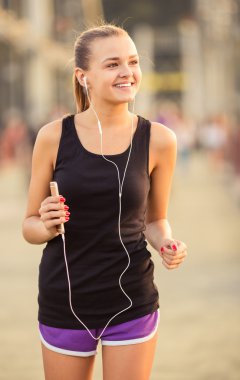 Kız çalışan şehir