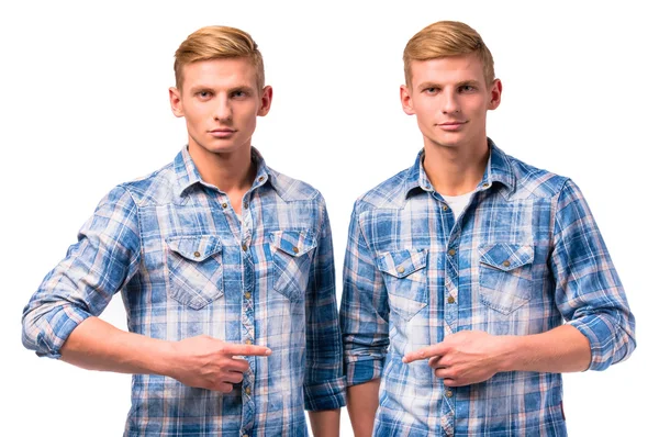 Два близнюка хлопчика — стокове фото