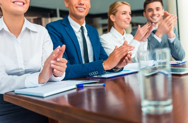 Affärsmän i tjänst — Stockfoto