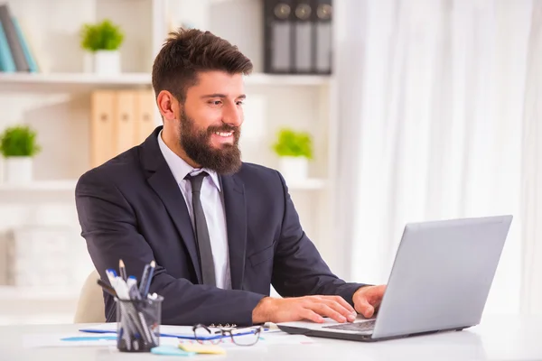 Zakenman met baard — Stockfoto