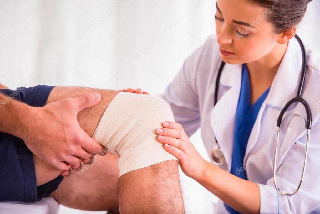 Injury man in doctor