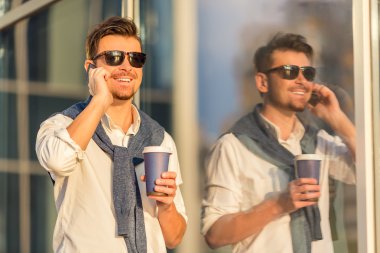 mutlu genç işadamı