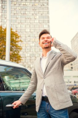 mutlu genç işadamı