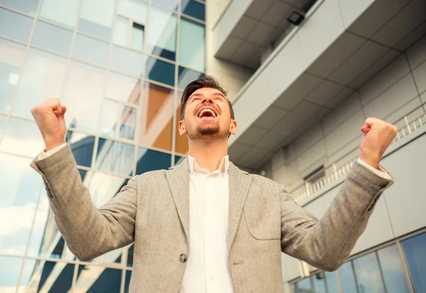 Joven hombre de negocios feliz —  Fotos de Stock