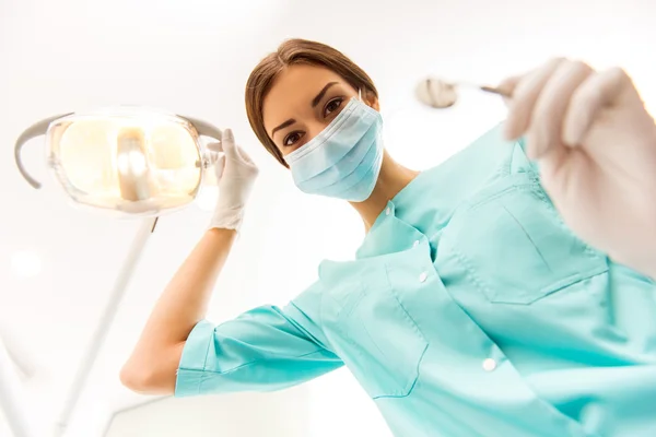 Escritório de dentista profissional — Fotografia de Stock