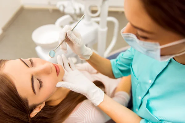 Escritório de dentista profissional — Fotografia de Stock