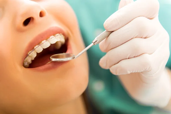 Escritório de dentista profissional — Fotografia de Stock