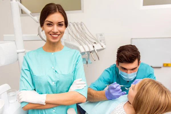 Escritório de dentista profissional — Fotografia de Stock