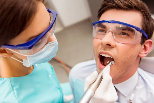 Escritório de dentista profissional — Fotografia de Stock