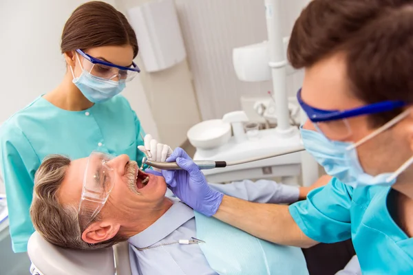 Escritório de dentista profissional — Fotografia de Stock