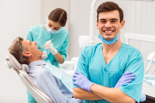 Escritório de dentista profissional — Fotografia de Stock