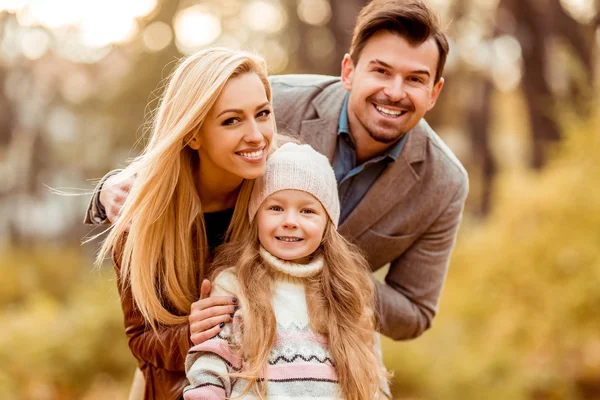 Familienspaziergang Herbst — Stockfoto