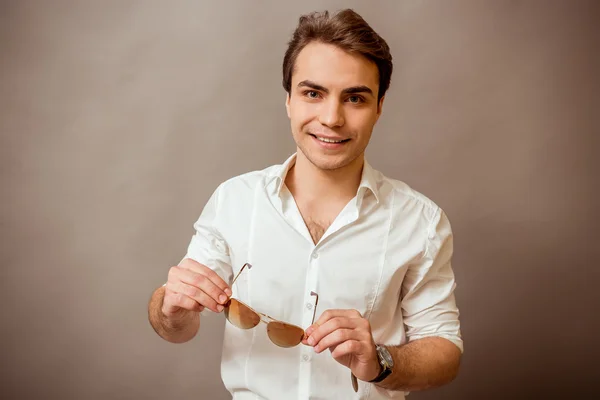 Joven hombre exitoso —  Fotos de Stock