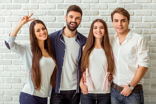 Grupo de jóvenes — Foto de Stock