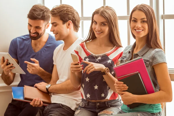 Grupo de jóvenes — Foto de Stock