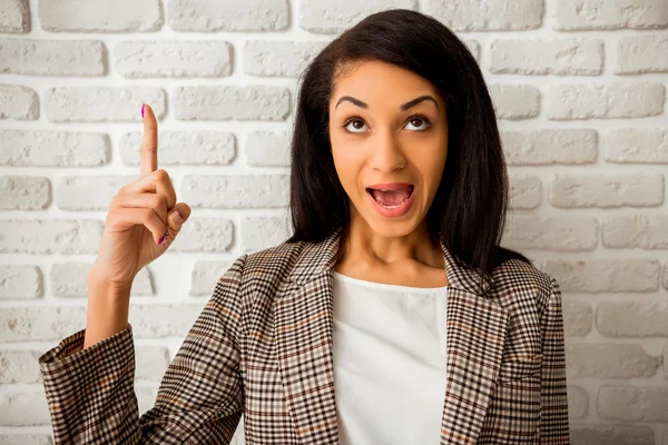 Mooie Afro-Amerikaanse vrouwen in de studio — Stockfoto