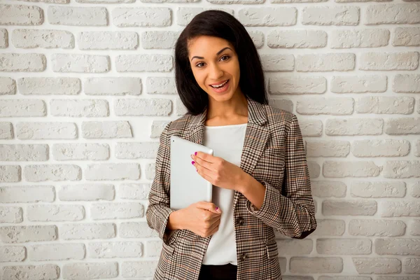 Schöne afrikanisch-amerikanische Frauen im Studio — Stockfoto