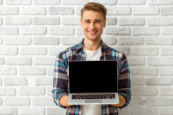 El tipo en el estudio — Foto de Stock