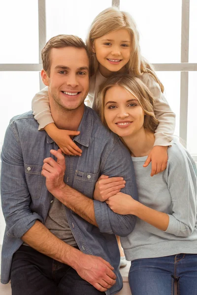 Krásná mladá rodina — Stock fotografie