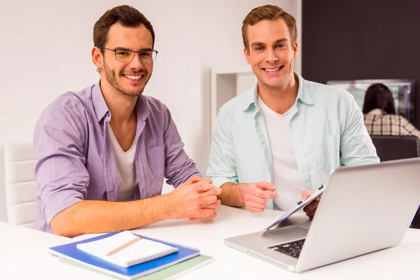 Attractive businessmen co-working — Stockfoto