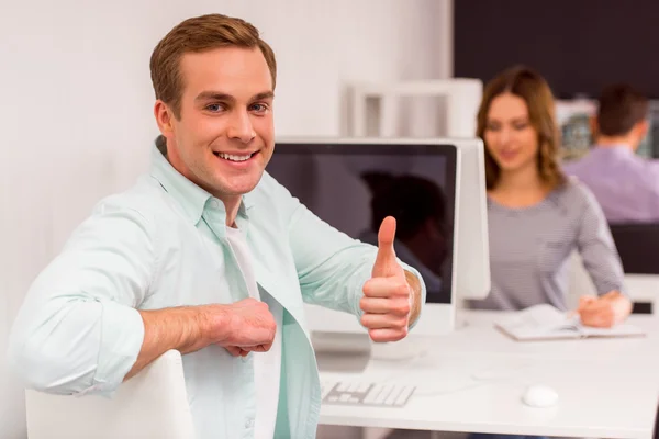 Young successful team working — Stock Photo, Image